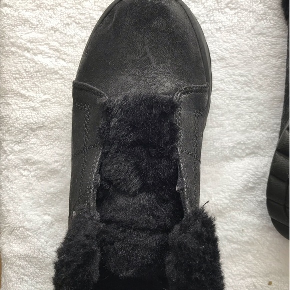 BZEES women’s golden cozy clog in black. Size 7.5. - Picture 2 of 10